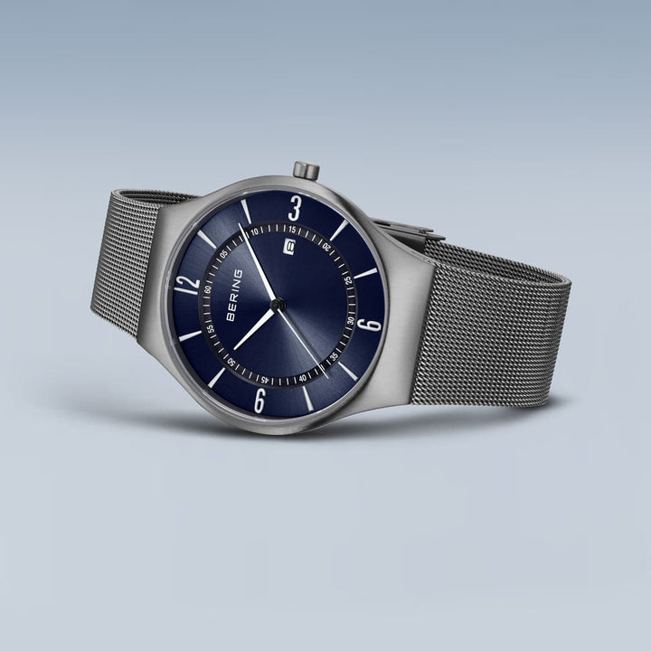 Montre Bering Classic Gris 40mm 15940 378 Bering Montre Acier inoxydable 15940-378 Montre Bering Classic Gris 40mm 15940-378 | Mathieu Blanchard Mathieu Blanchard Joaillerie