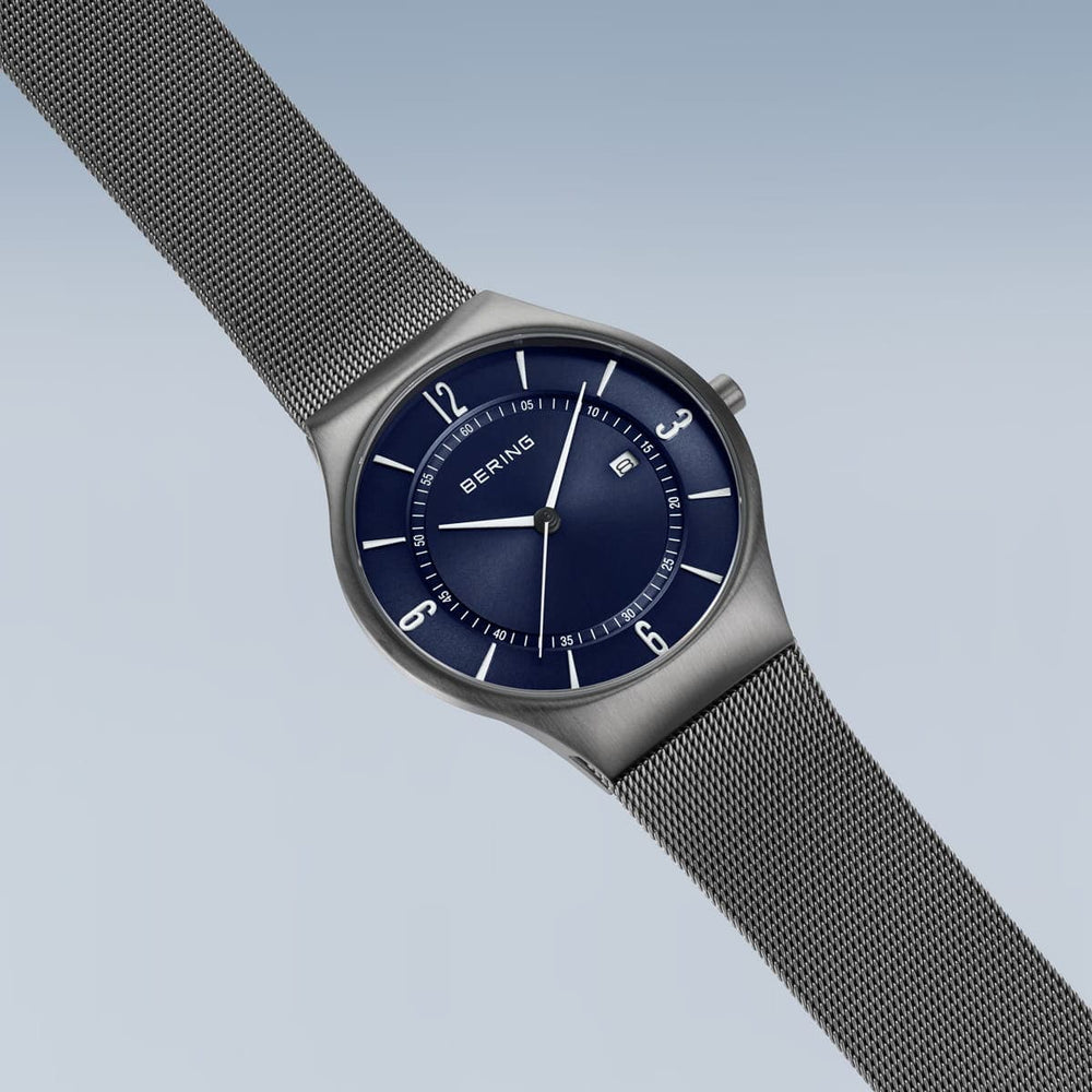 Montre Bering Classic Gris 40mm 15940 378 Bering Montre Acier inoxydable 15940-378 Montre Bering Classic Gris 40mm 15940-378 | Mathieu Blanchard Mathieu Blanchard Joaillerie