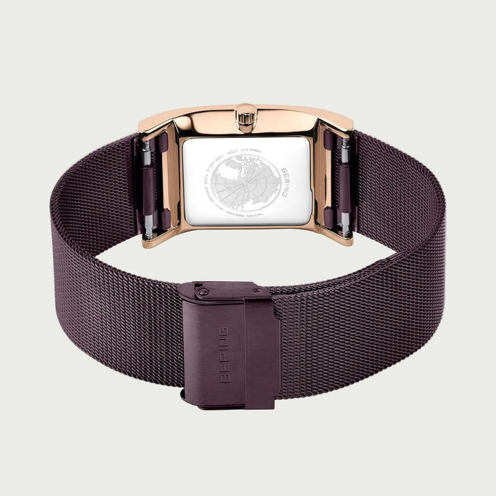 Montre Bering Classic Rectangulaire 26mm 10426 262 S Bering Montre Acier inoxydable plaqué or rose 10426-262-S Montre Bering Classic Rectangulaire 26mm 10426-262-S | Dépositaire officiel Bering Canada Mathieu Blanchard Joaillerie