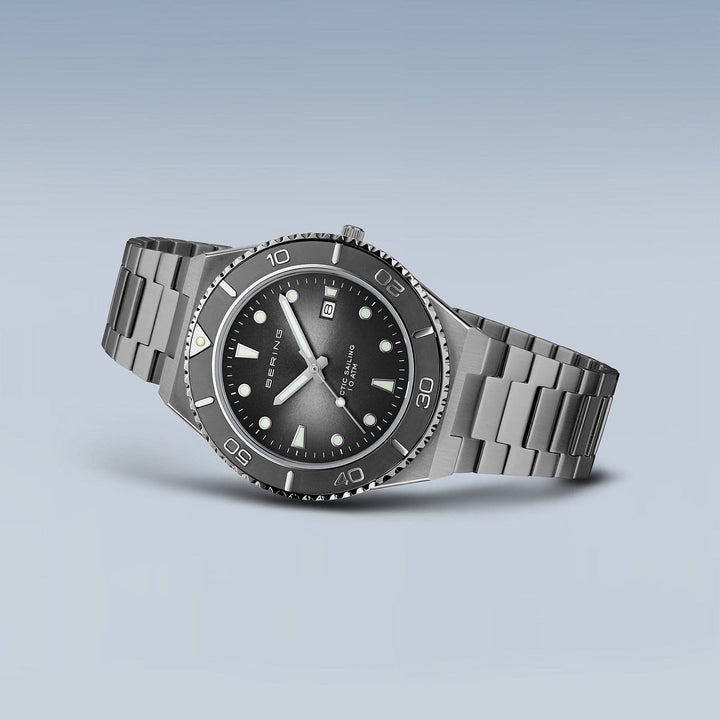 Montre Bering Titanium Gris 40mm 18940 777 Bering Montre Acier inoxydable 18940-777 Montre Bering Titanium Gris 40mm 18940-777 - Mathieu Blanchard - Dépositaire officiel Bering Canada Mathieu Blanchard Joaillerie