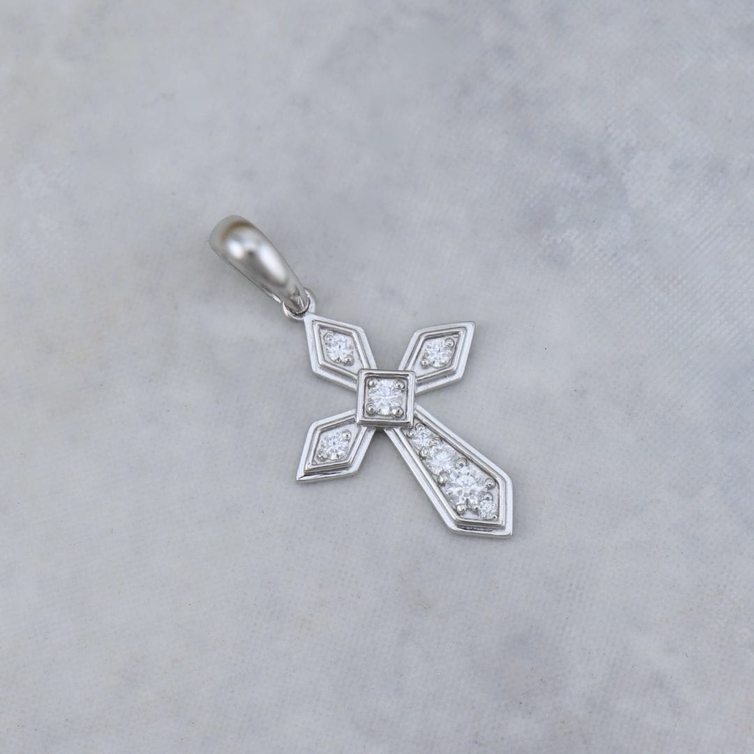 Pendentif Croix Mathieu Blanchard Pendentif Croix en argent sterling et moissanites | Mathieu Blanchard Mathieu Blanchard Joaillerie