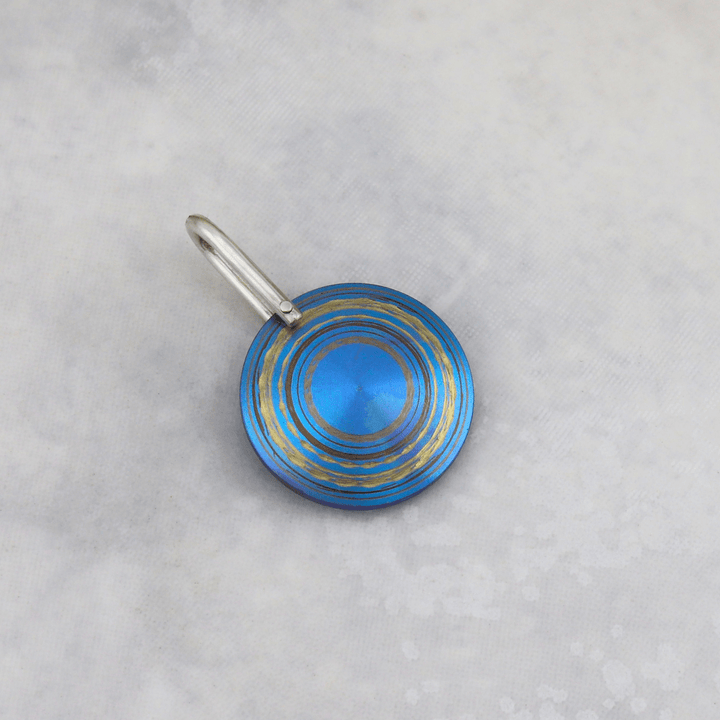 Pendentif en titane 22mm Christine Dwane Titane PPEC14277S-22 Pendentif en argent et titane | Christine Dwane x Mathieu Blanchard Mathieu Blanchard Joaillerie