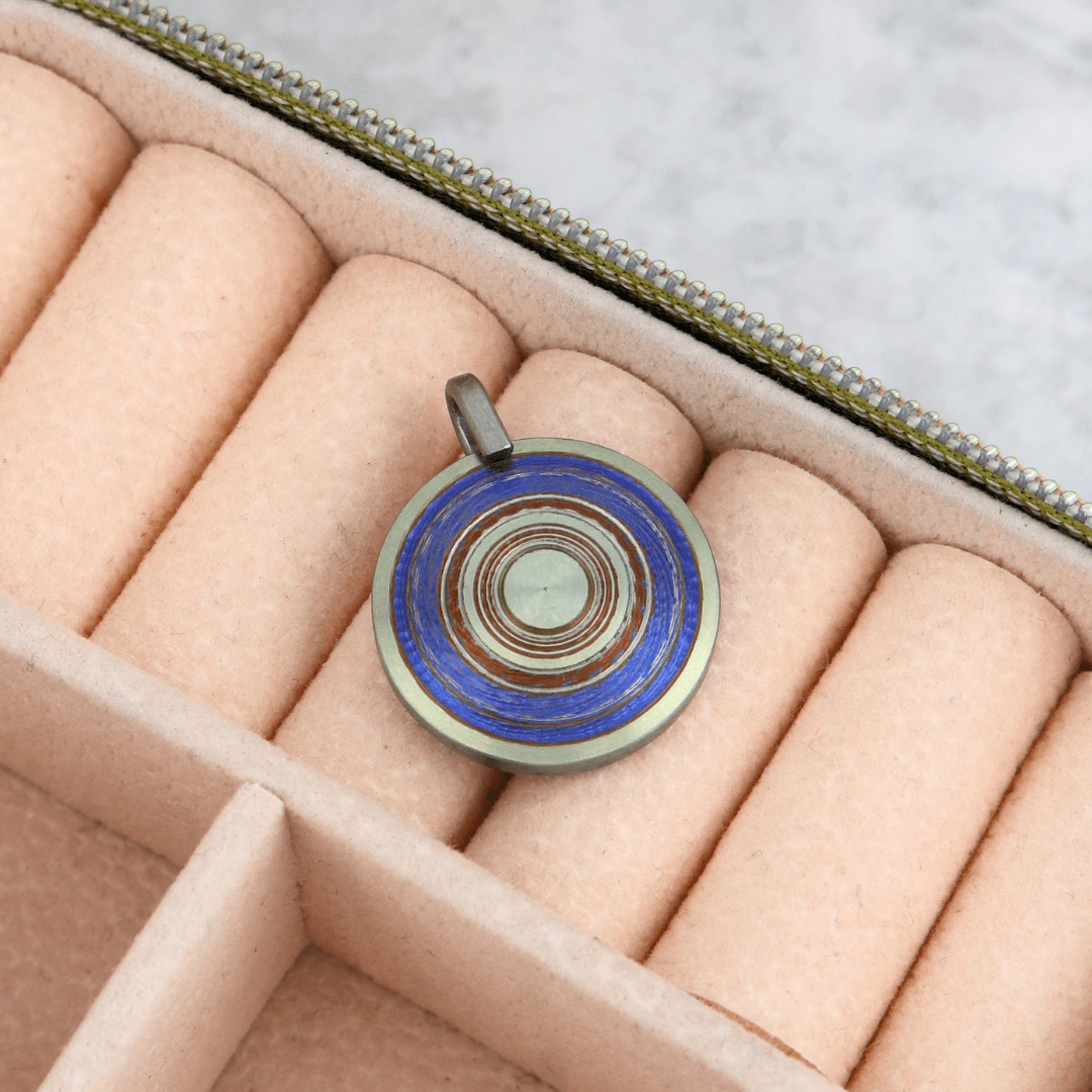 Christine Dwane Pendentif en titane