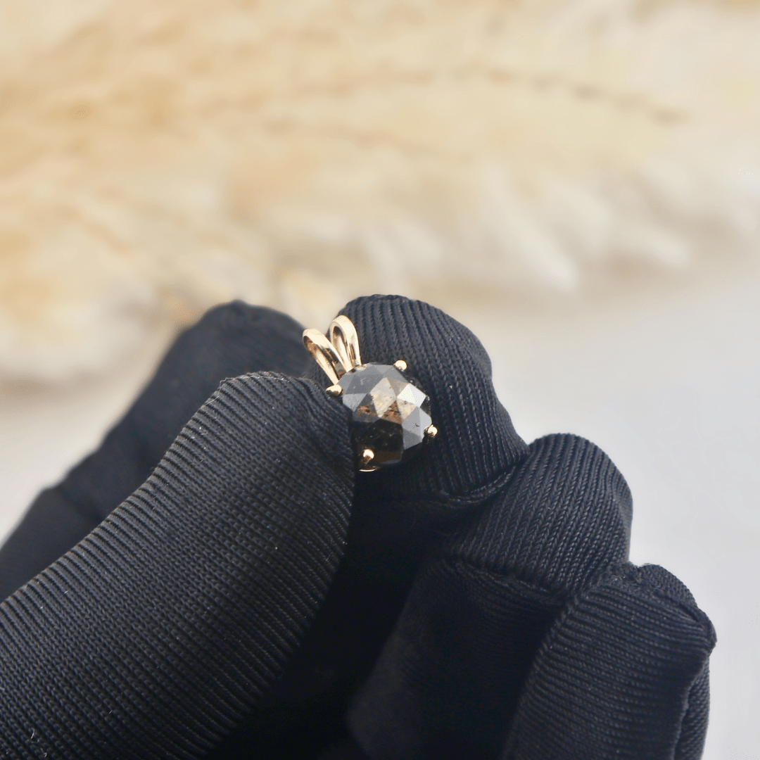 Pendentif et Saphir Doré Mathieu Blanchard Collier Pendentif sur mesure en or 14K et saphir doré | Mathieu Blanchard Mathieu Blanchard Joaillerie
