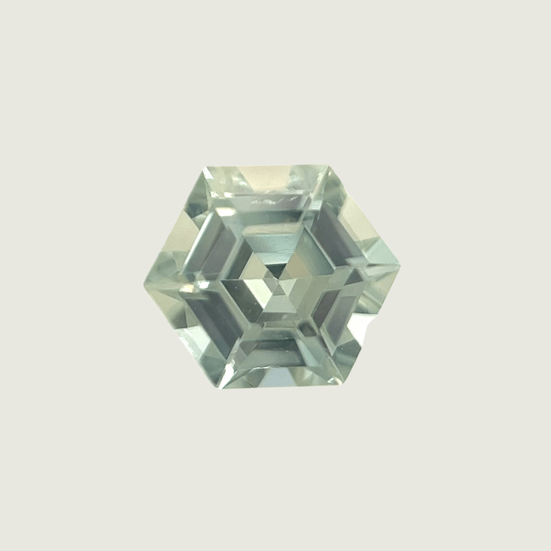 Saphir Naturel Dry Cottonwood Creek Montana Vert Taille Hexagone Mathieu Blanchard A0004502 Saphir Naturel Dry Cottonwood Creek Montana Vert Taille Hexagone Mathieu Blanchard Joaillerie